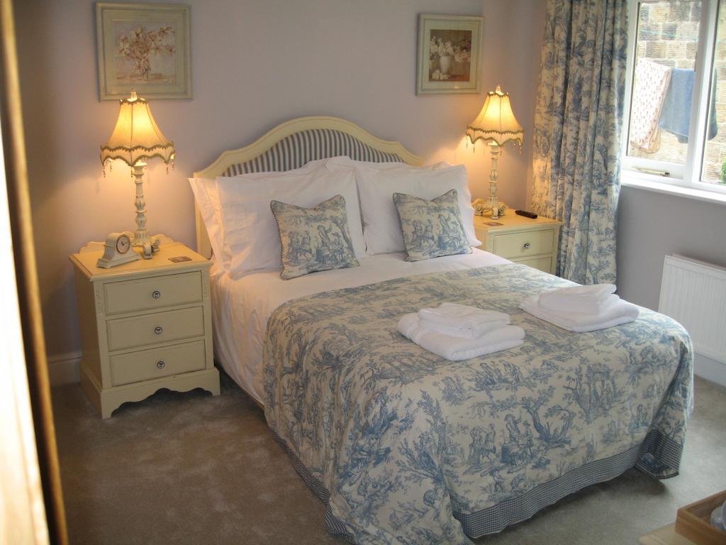 Gardeners Cottage B And B Бэйквэлл Номер фото